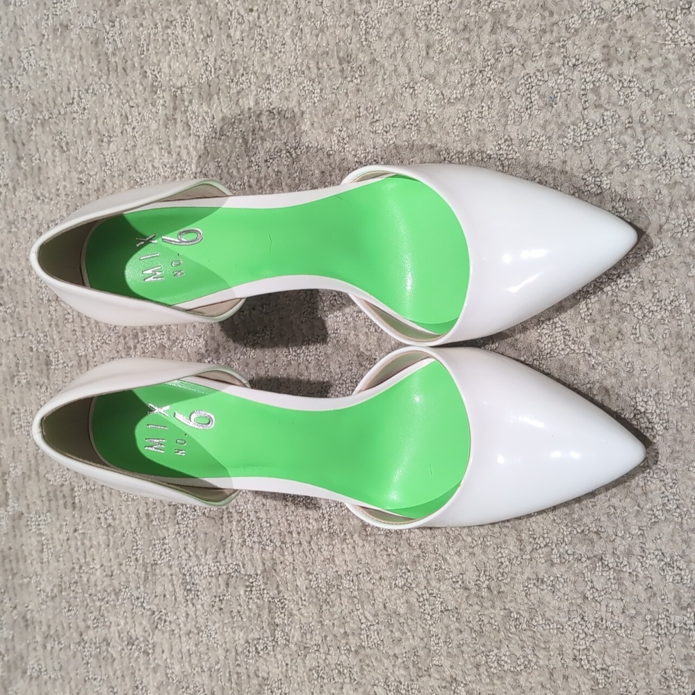 Mix No. 6 White Pointed Heels Size 8